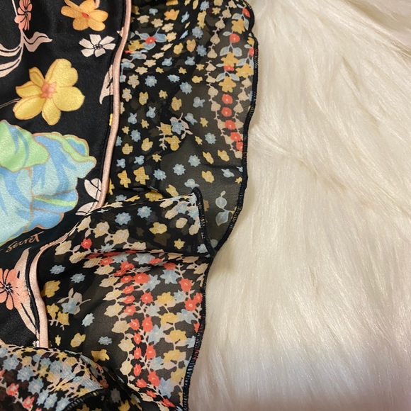 Victoria’s Secret Satin Sleep Shorts - Picture 3 of 3